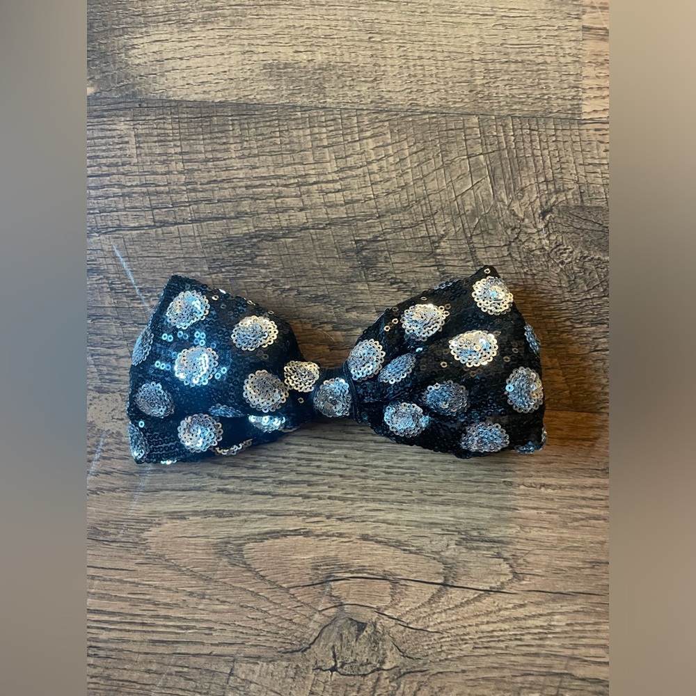 Disney parks Minnie bow